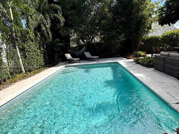 617 NE 191st St, Miami FL 33179