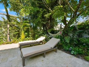 617 NE 191st St, Miami FL 33179