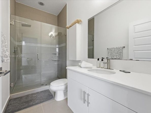 617 NE 191st St, Miami FL 33179