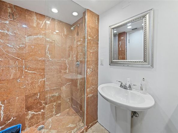 11 Island Ave 1708, Miami Beach FL 33139