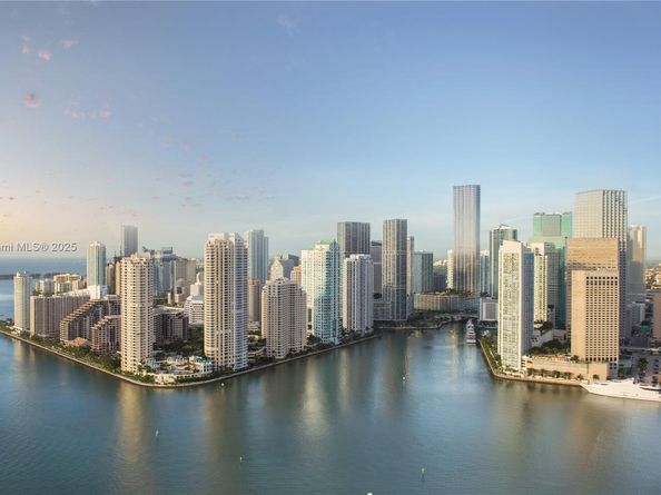 99 SE 5 street 4301, Miami FL 33131