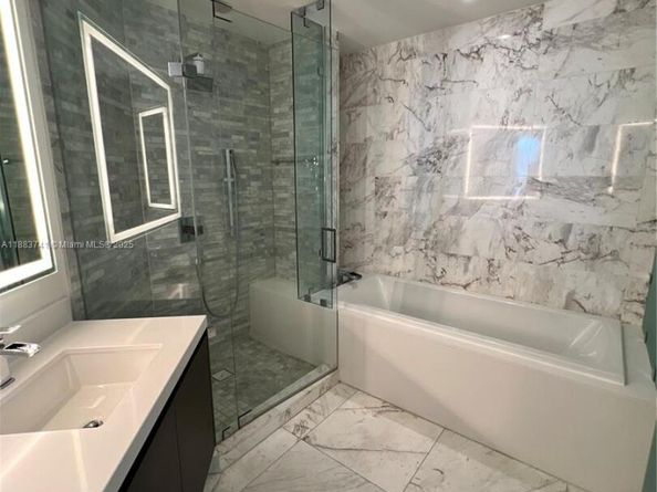 851 NE 1st Ave 1208, Miami FL 33132