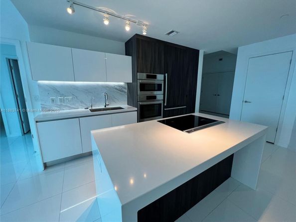 851 NE 1st Ave 1208, Miami FL 33132