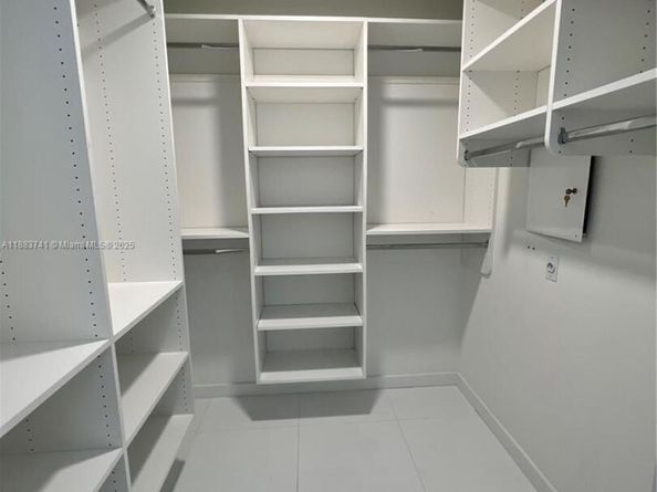 851 NE 1st Ave 1208, Miami FL 33132