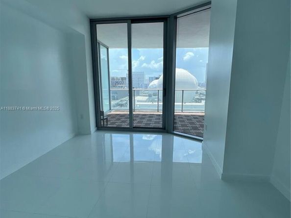 851 NE 1st Ave 1208, Miami FL 33132