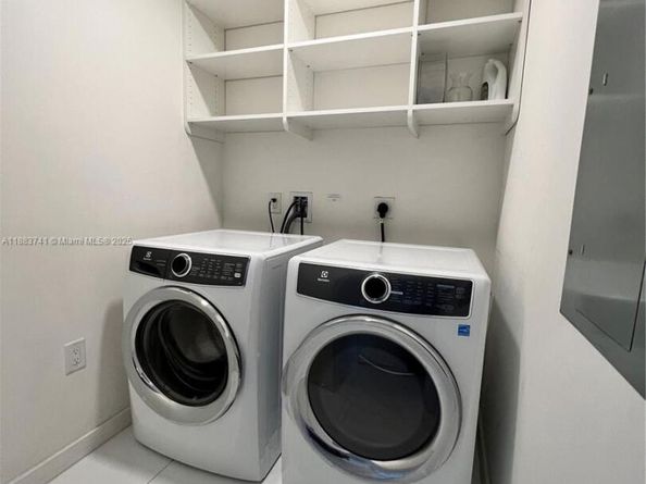 851 NE 1st Ave 1208, Miami FL 33132