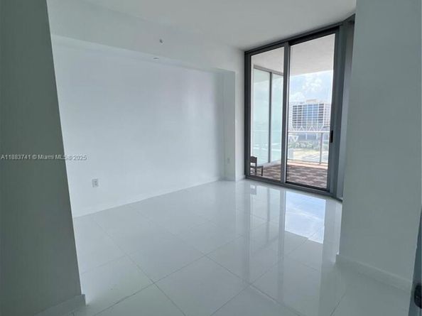 851 NE 1st Ave 1208, Miami FL 33132