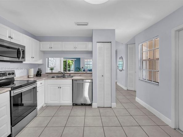 9093 W Sunrise Blvd, Plantation FL 33322