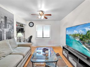 1911 N 53rd Ave, Hollywood FL 33021
