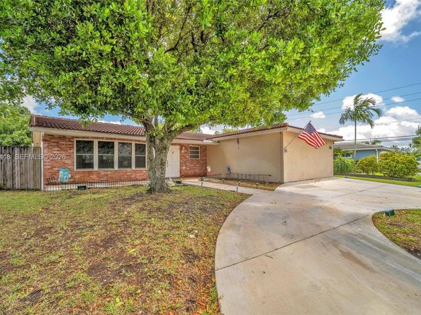 1911 N 53rd Ave, Hollywood FL 33021