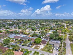 1911 N 53rd Ave, Hollywood FL 33021