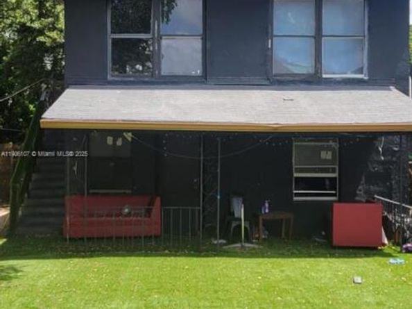 279 NW 54th St, Miami FL 33127