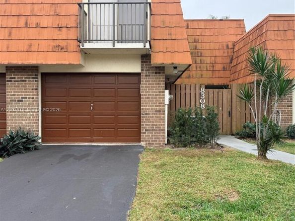 Undisclosed Address #A12003878, North Lauderdale FL 33068
