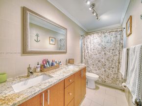 9104 SW 180th St, Palmetto Bay FL 33157