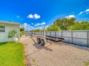 9104 SW 180th St, Palmetto Bay FL 33157