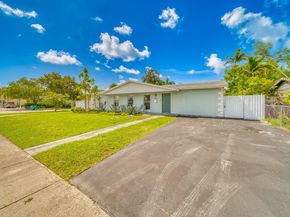 9104 SW 180th St, Palmetto Bay FL 33157