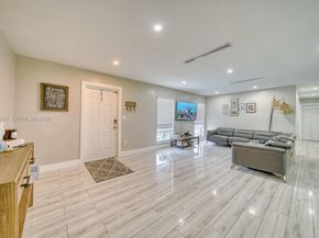 9104 SW 180th St, Palmetto Bay FL 33157