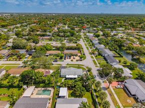 9104 SW 180th St, Palmetto Bay FL 33157