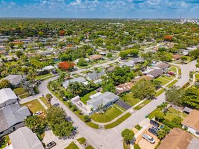 9104 SW 180th St, Palmetto Bay FL 33157