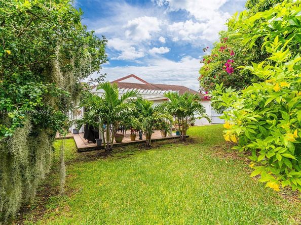 20841 SW 122nd Pl, Miami FL 33177