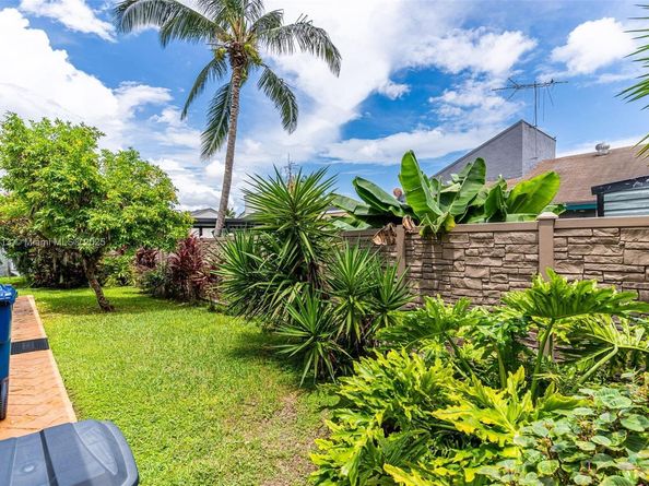 20841 SW 122nd Pl, Miami FL 33177