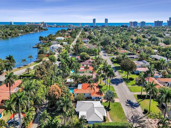 1235 Jefferson St, Hollywood FL 33019