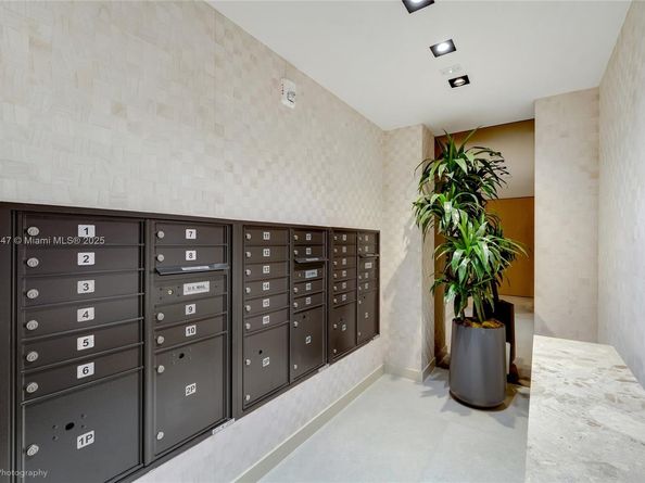 9901 W Bay Harbor Dr 506, Bay Harbor Islands FL 33154