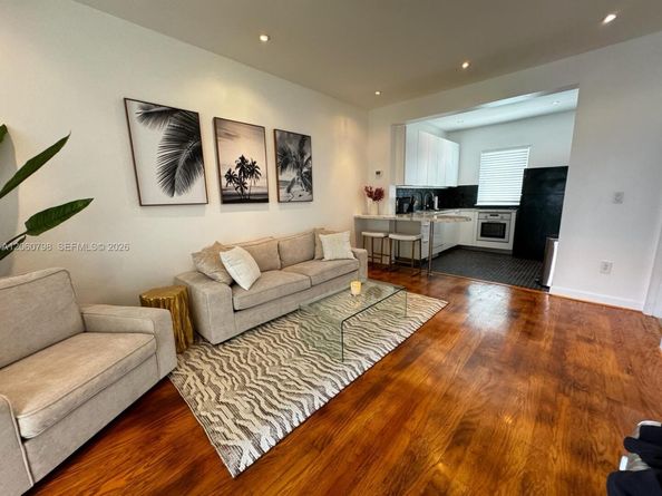 736 13th St 104, Miami Beach FL 33139