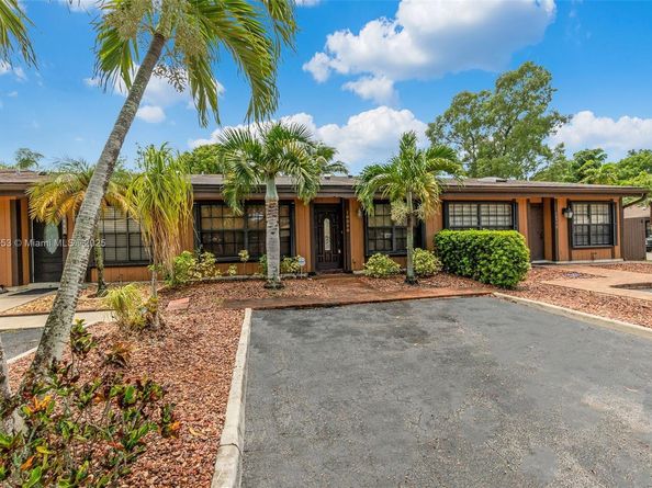 10980 olive ave, Pembroke Pines FL 33026