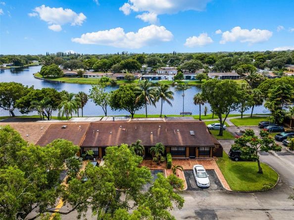 10980 olive ave, Pembroke Pines FL 33026