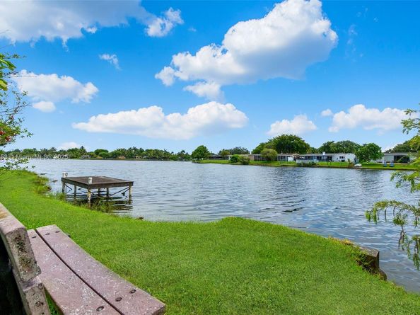 10980 olive ave, Pembroke Pines FL 33026