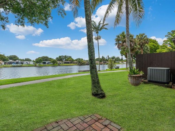 10980 olive ave, Pembroke Pines FL 33026
