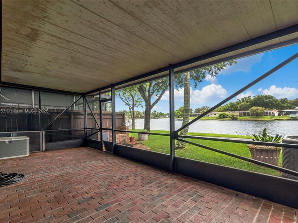 10980 olive ave, Pembroke Pines FL 33026