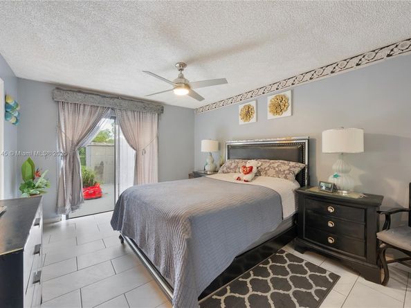 1221 SW 75th Ave, North Lauderdale FL 33068