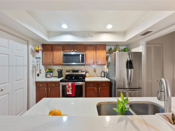 1221 SW 75th Ave, North Lauderdale FL 33068