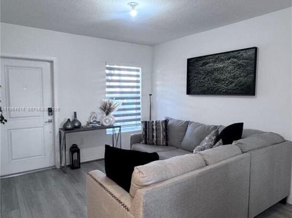 326 NE 5th Pl, Florida City FL 33034