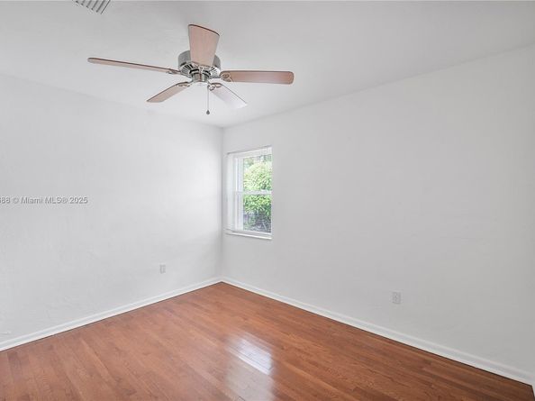 2121 SW 20th St, Miami FL 33145