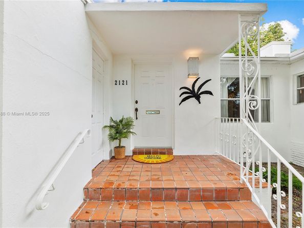 2121 SW 20th St, Miami FL 33145