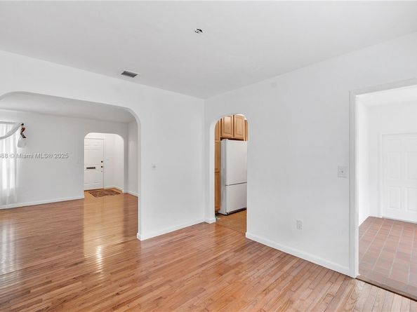 2121 SW 20th St, Miami FL 33145