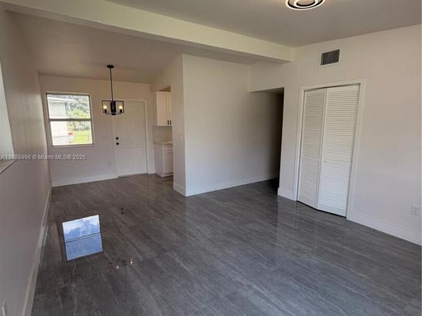 318 NW 30th Ter, Fort Lauderdale FL 33311