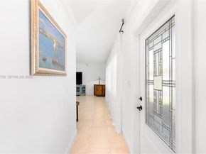 550 NE 5th St, Pompano Beach FL 33060