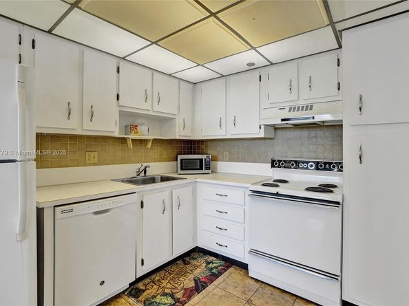 1200 Saint Charles Pl 413, Pembroke Pines FL 33026