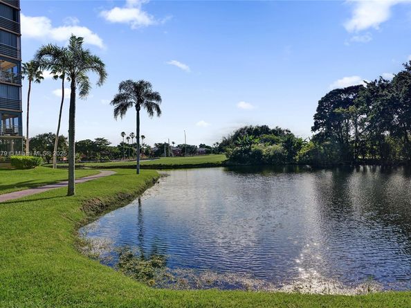 1200 Saint Charles Pl 413, Pembroke Pines FL 33026