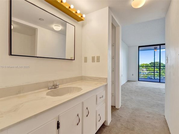 1200 Saint Charles Pl 413, Pembroke Pines FL 33026