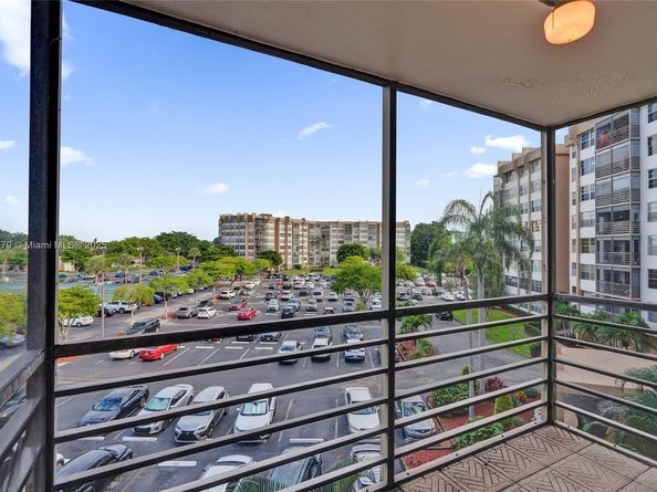 1200 Saint Charles Pl 413, Pembroke Pines FL 33026