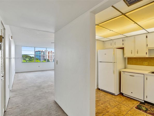 1200 Saint Charles Pl 413, Pembroke Pines FL 33026