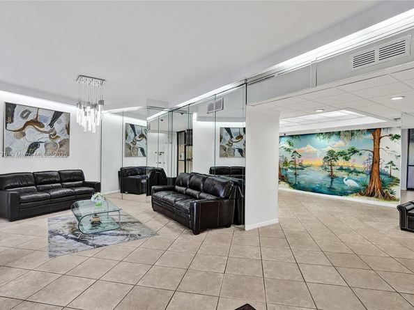 1200 Saint Charles Pl 413, Pembroke Pines FL 33026