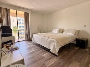 2821 NE N 163rd St Apt 4X, North Miami Beach FL 33160