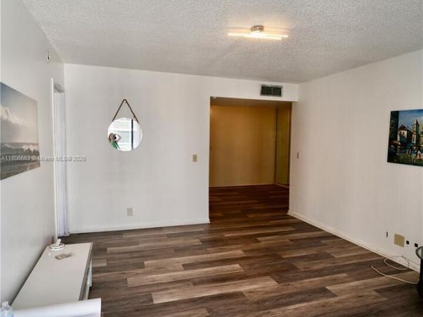 2821 NE N 163rd St Apt 4X, North Miami Beach FL 33160