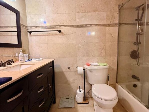 2821 NE N 163rd St Apt 4X, North Miami Beach FL 33160
